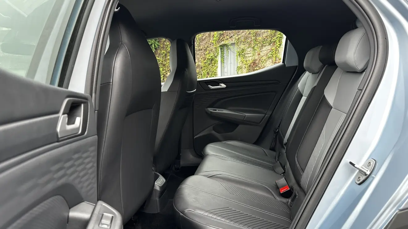 Espaço traseiro do Volkswagen Tera Outfit 