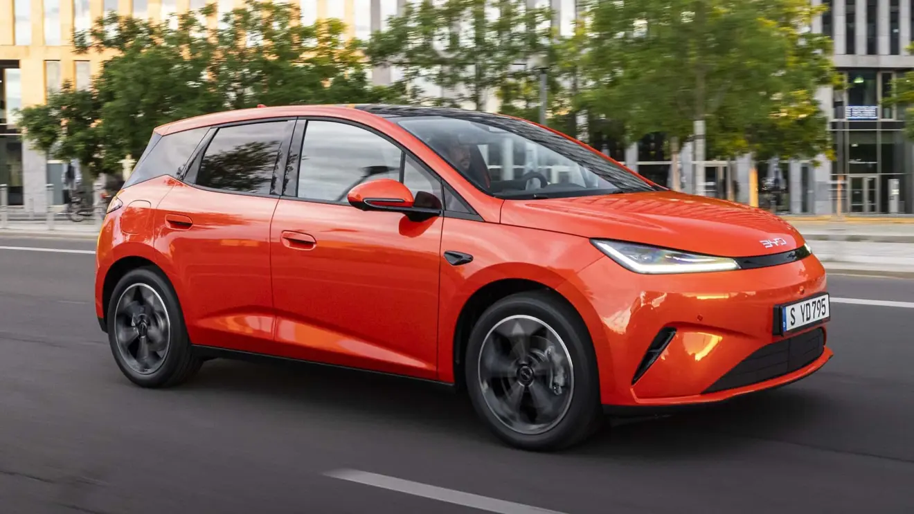 BYD Dolphin DM-i híbrido plug-in laranja