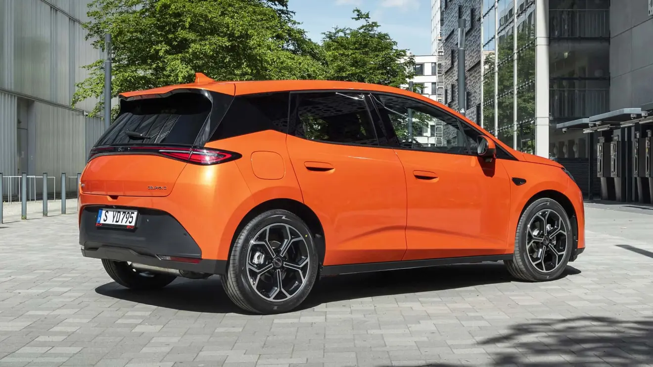 BYD Dolphin DM-i híbrido plug-in laranja