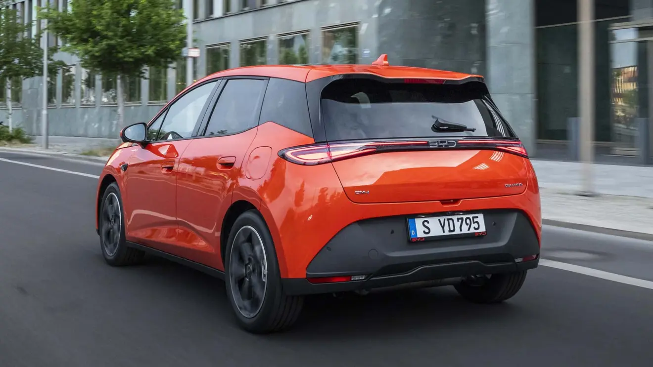 BYD Dolphin DM-i híbrido plug-in laranja