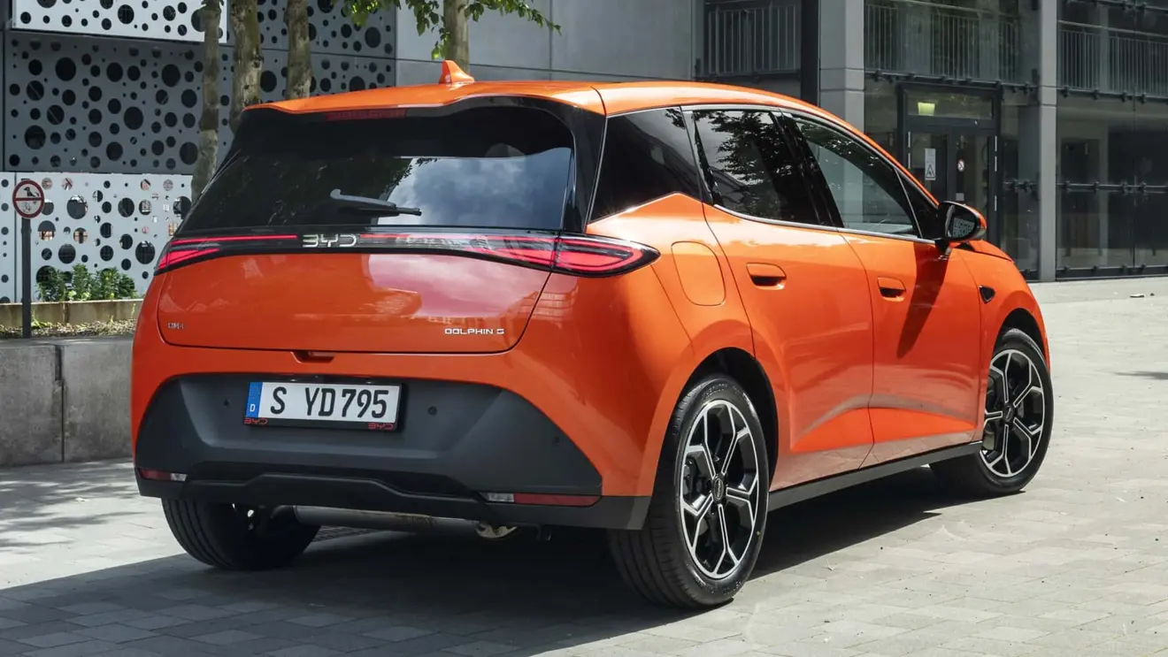 BYD Dolphin DM-i híbrido plug-in laranja