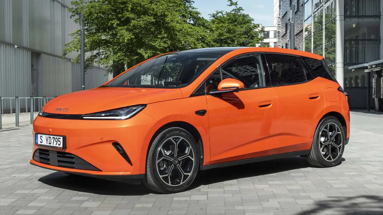 BYD Dolphin DM-i híbrido plug-in laranja