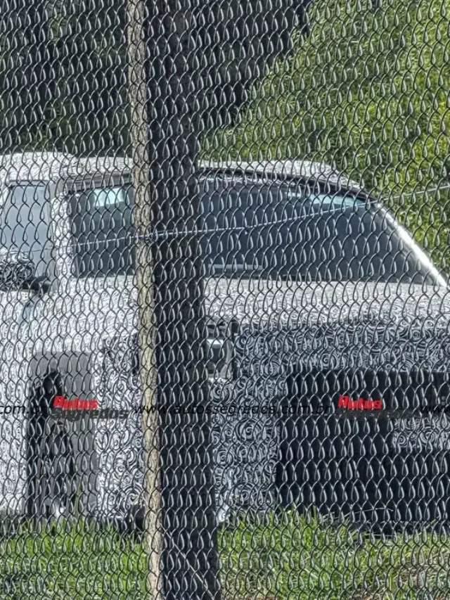 Novo SUV da Fiat camuflado de frente