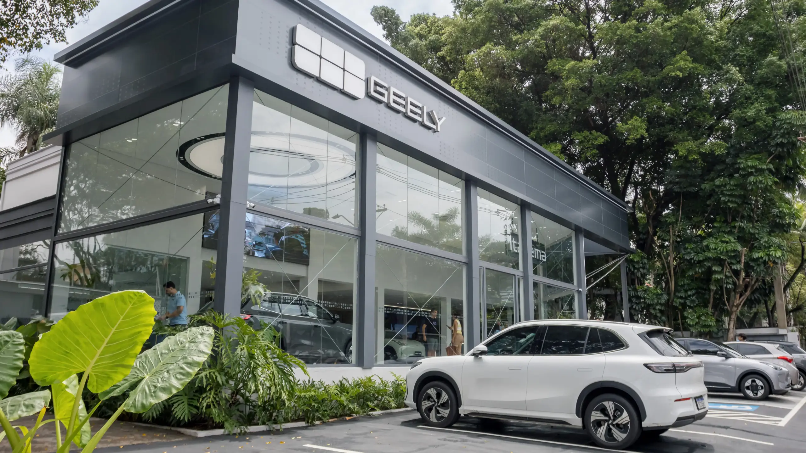 Concessionária Geely vista de fora