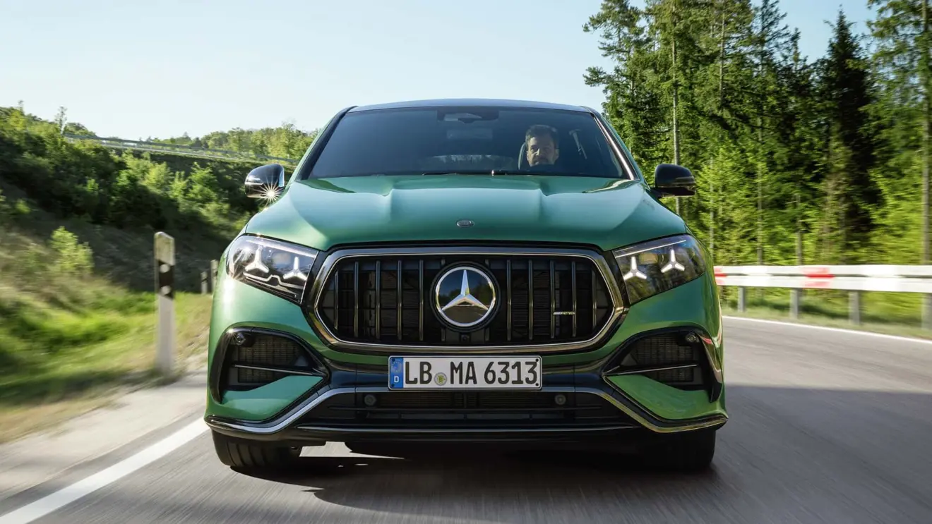 Mercedes-AMG GLE 63 S verde em movimento