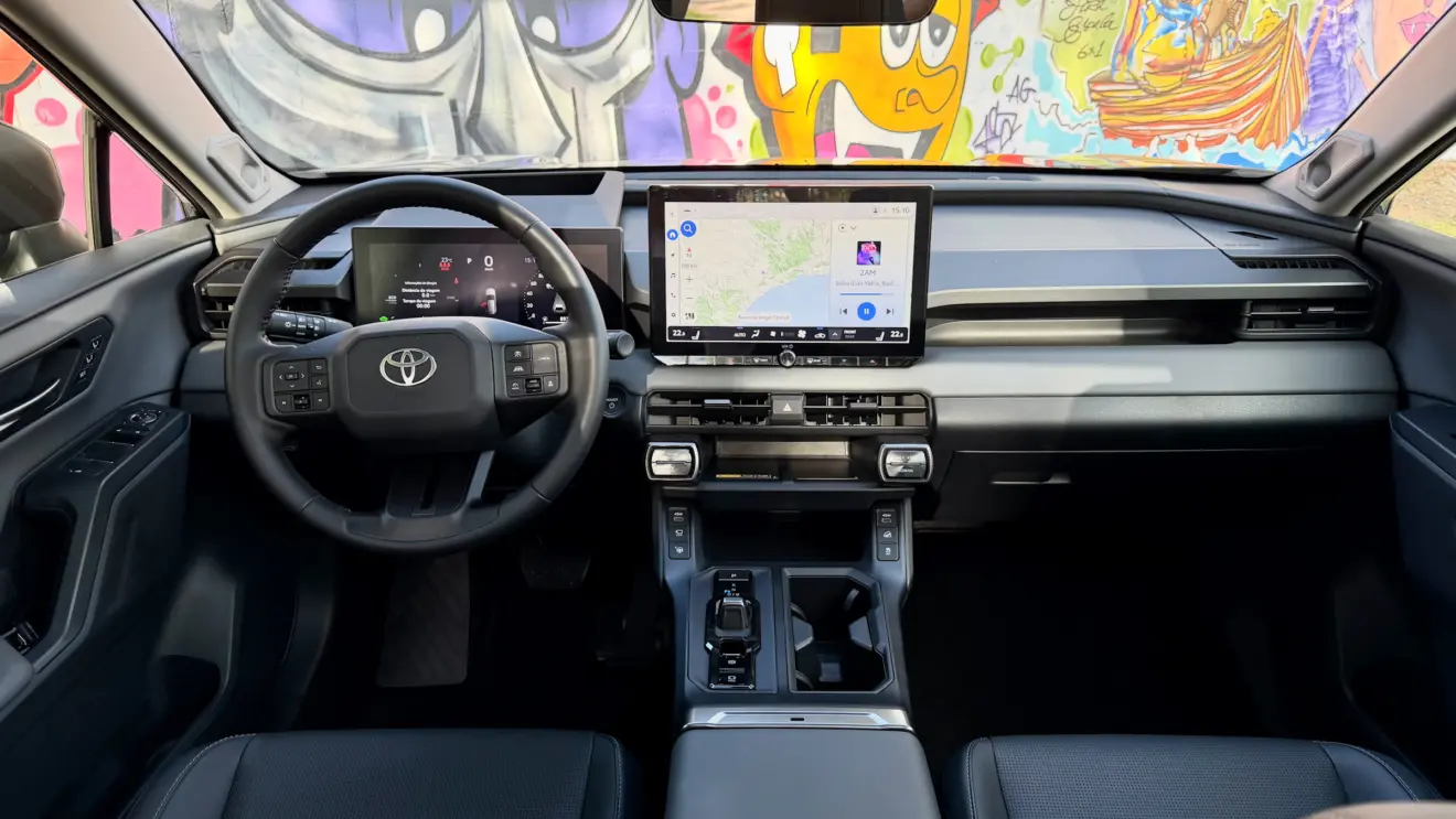 interior Toyota RAV4 [Auto+ / João Brigato]