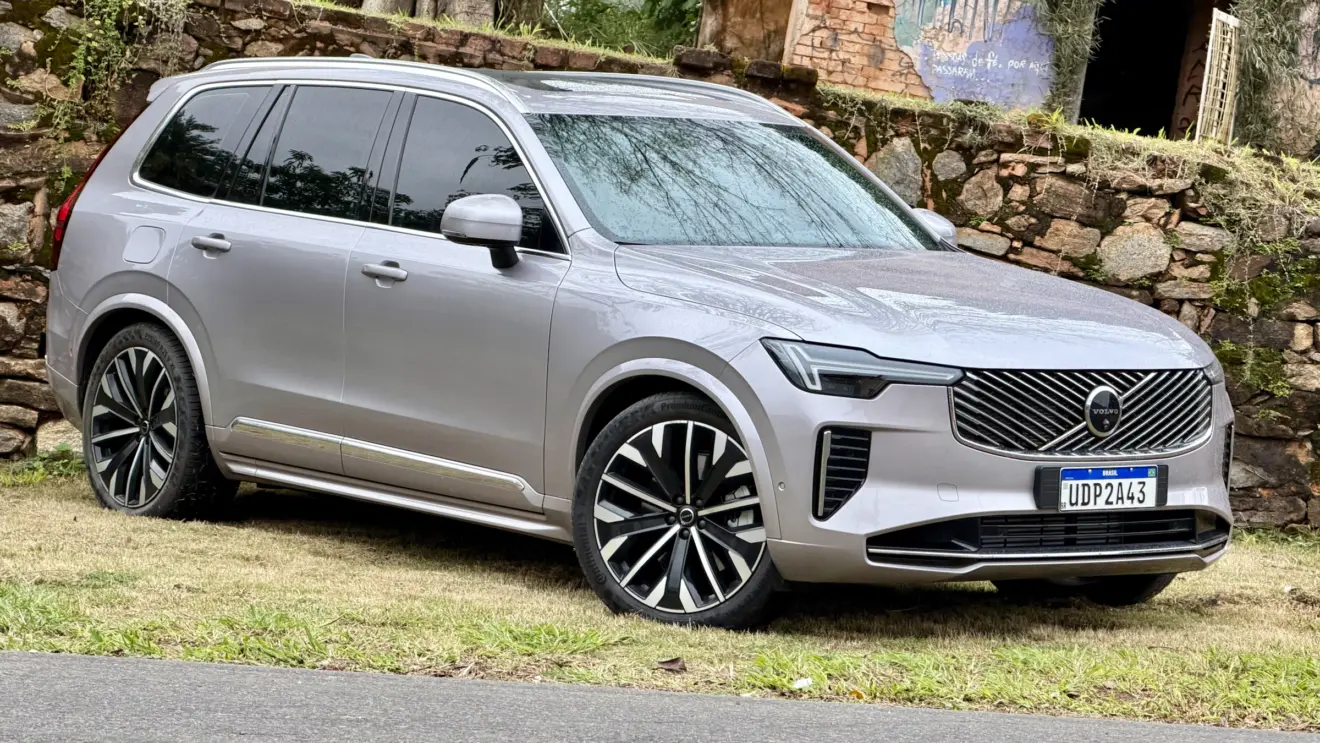 Volvo XC90 Ultra [Auto+ / João Brigato]