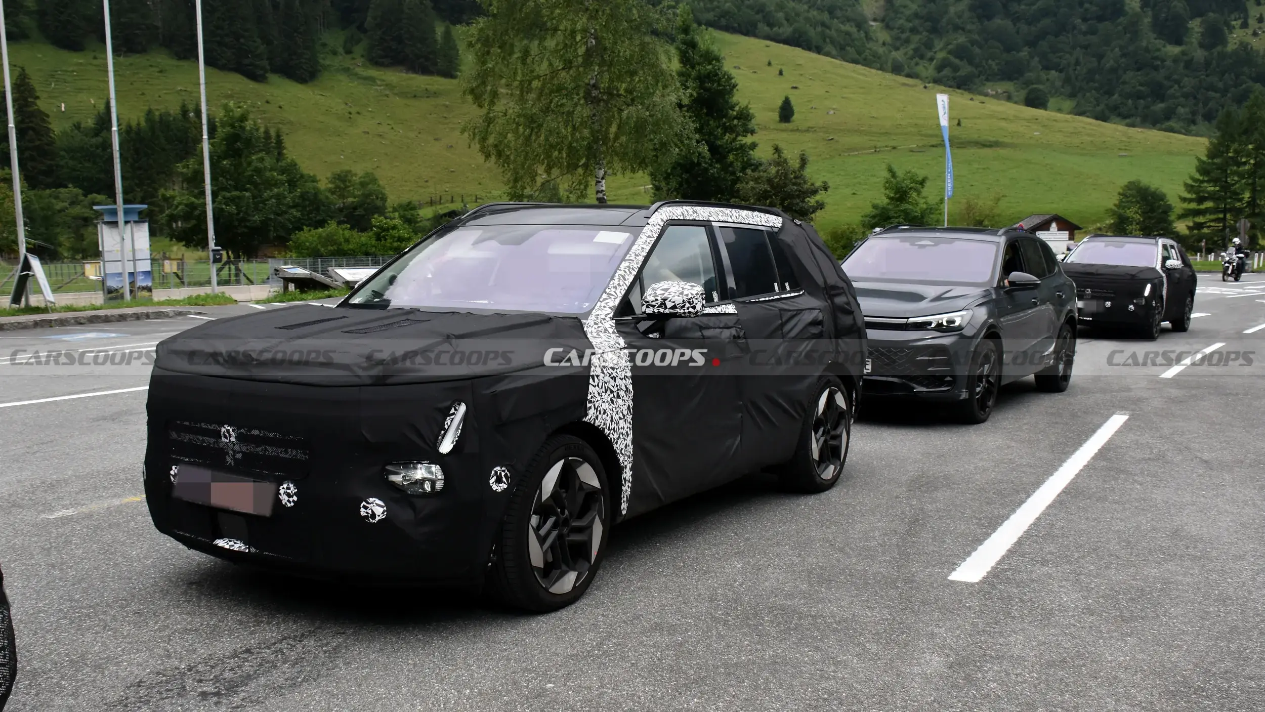 Hyundai Tucson de nova geração flagrado camuflado