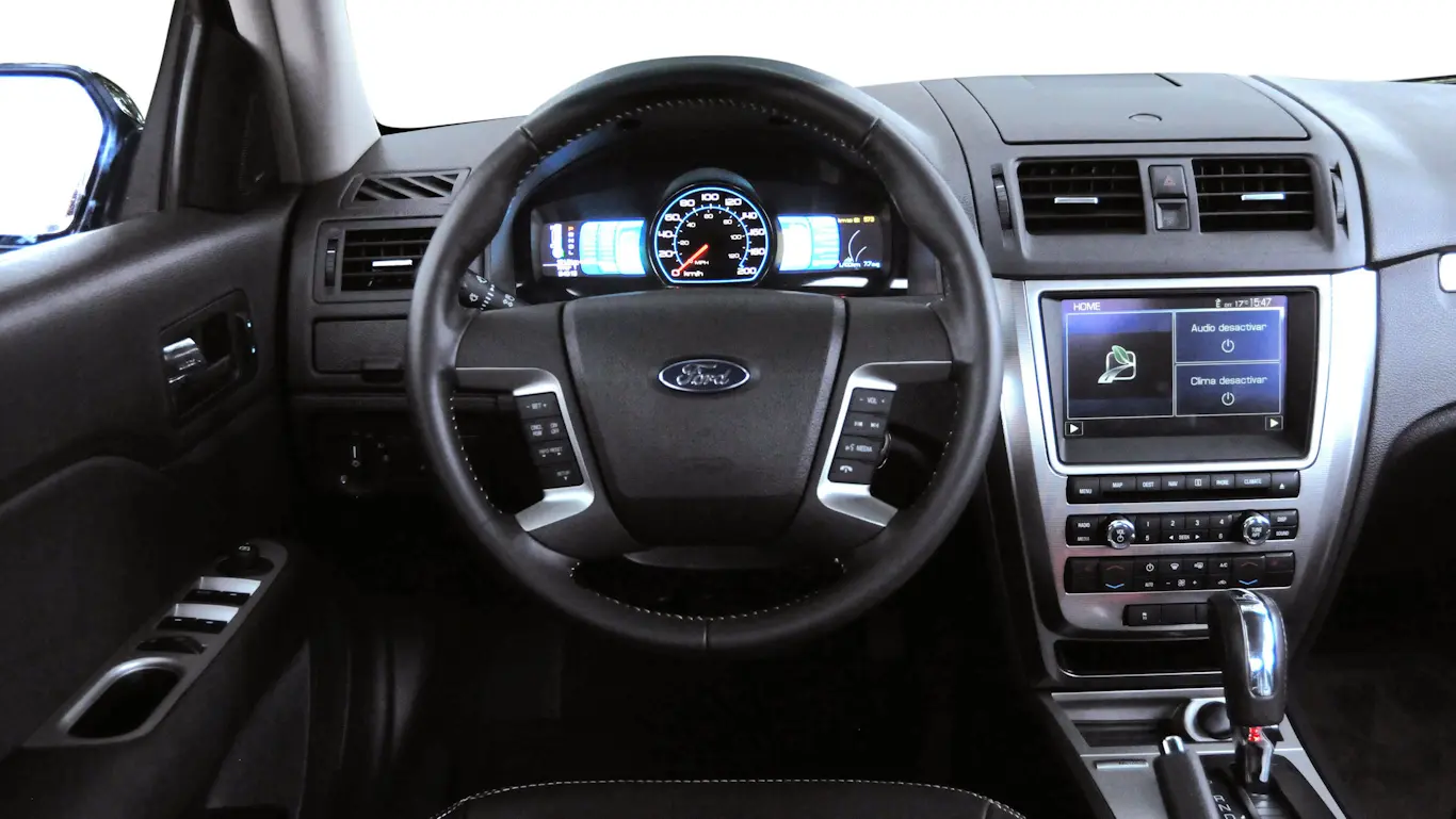 Interior do Ford Fusion Hybrid