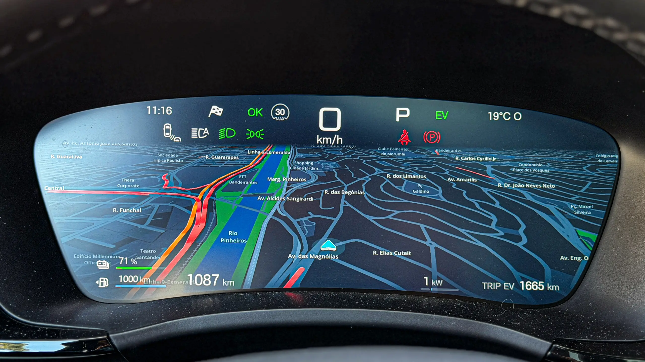 Interior do BYD Song Plus 2027 para teste e avaliação