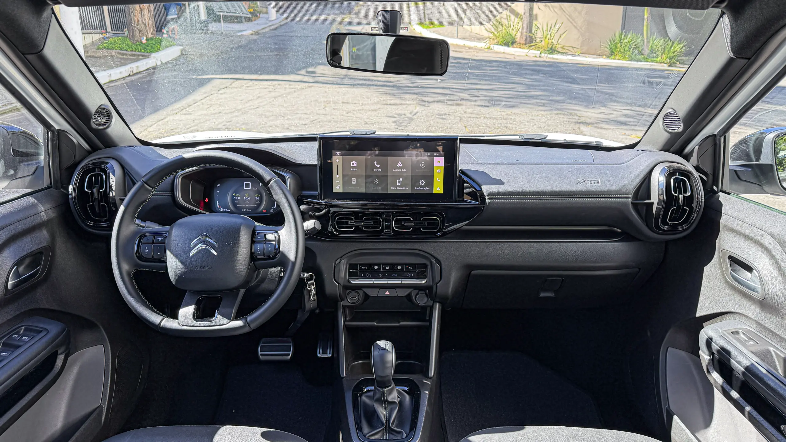 Interior do Citroën Aircross XTR