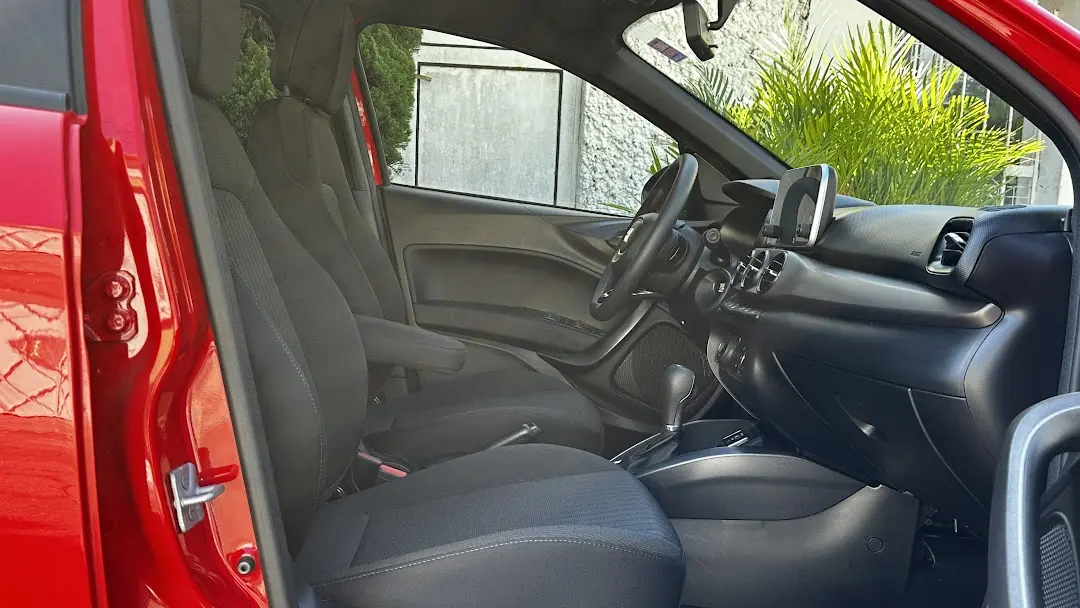 Espaço dianteiro do Fiat Cronos Drive 1.3 AT