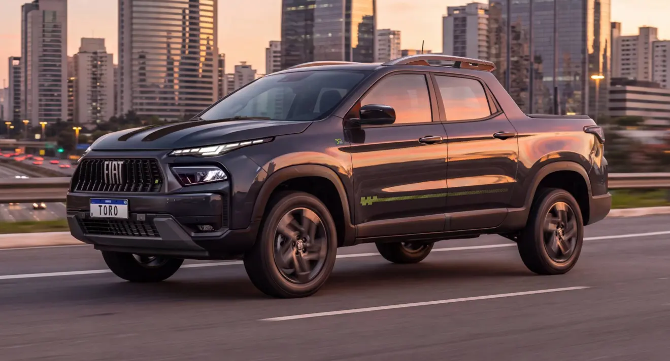 Fiat Toro 50 anos em movimento de frente