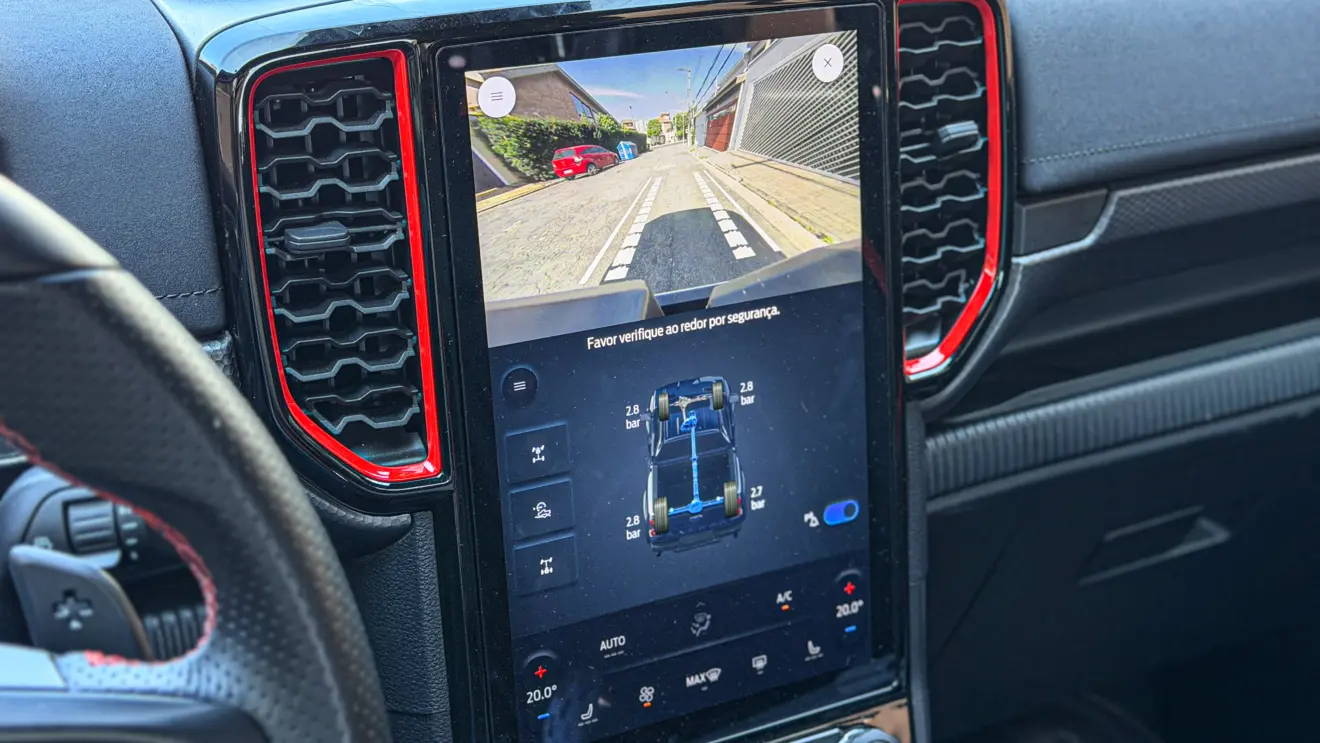Ford Ranger Raptor e seu interior para avaliação e teste