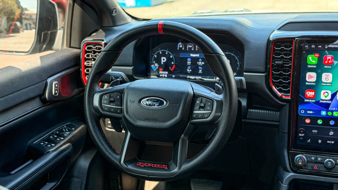 Ford Ranger Raptor e seu interior para avaliação e teste