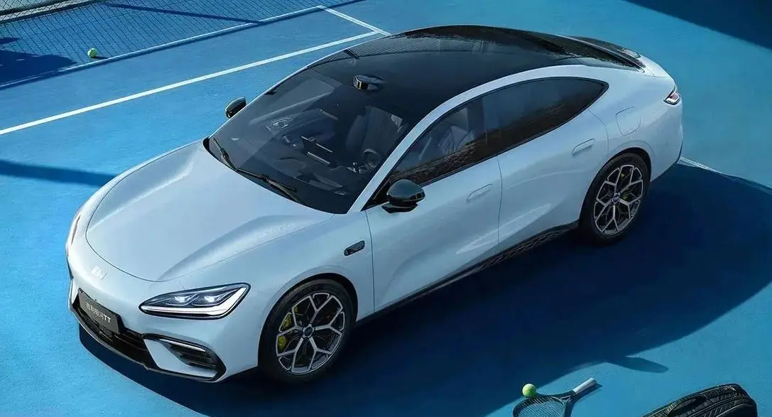 Geely Galaxy TT azul visto do alto