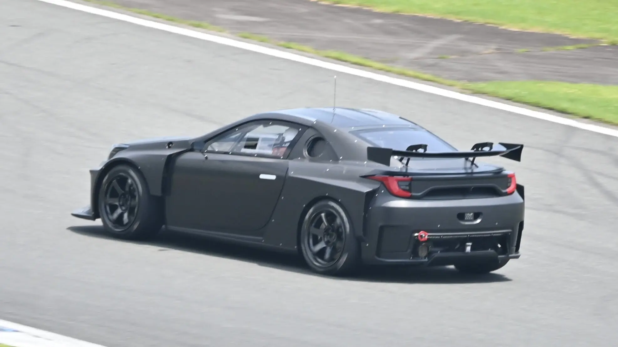 Esportivo da tOyota em teste que pode ser a volta do MR2 ou Celica