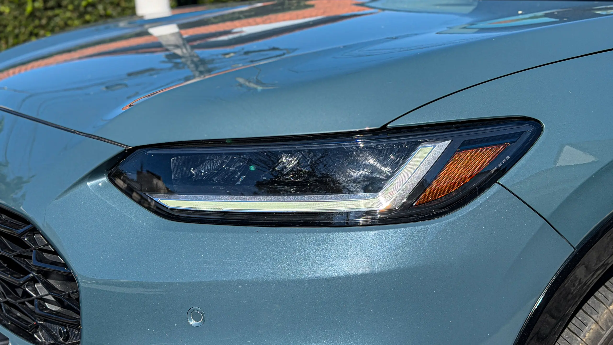 Honda ZR-V Touring estático na cor Azul Aurora Perolizado para avaliação, teste e review