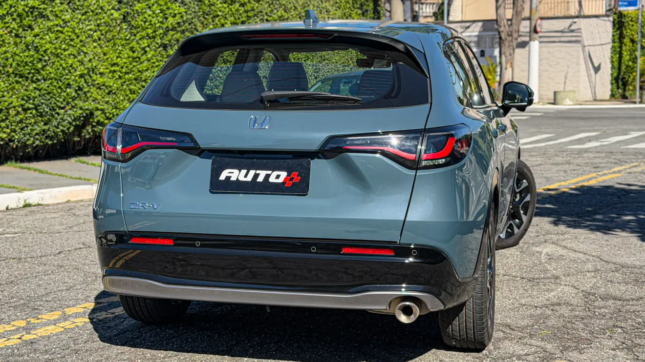 Honda ZR-V Touring estático na cor Azul Aurora Perolizado para avaliação, teste e review