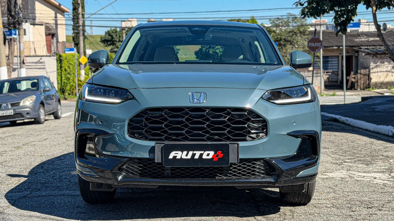 Honda ZR-V Touring estático na cor Azul Aurora Perolizado para avaliação, teste e review