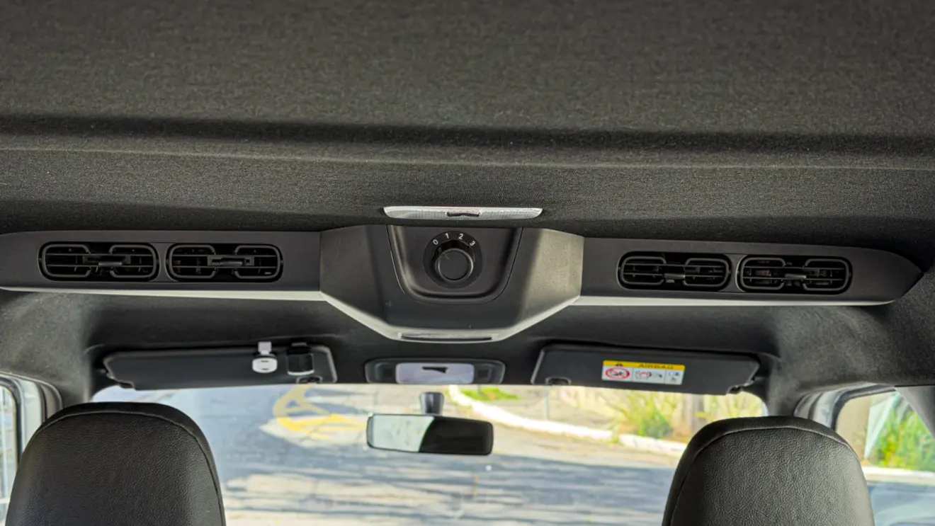 Interior do Citroën Aircross XTR