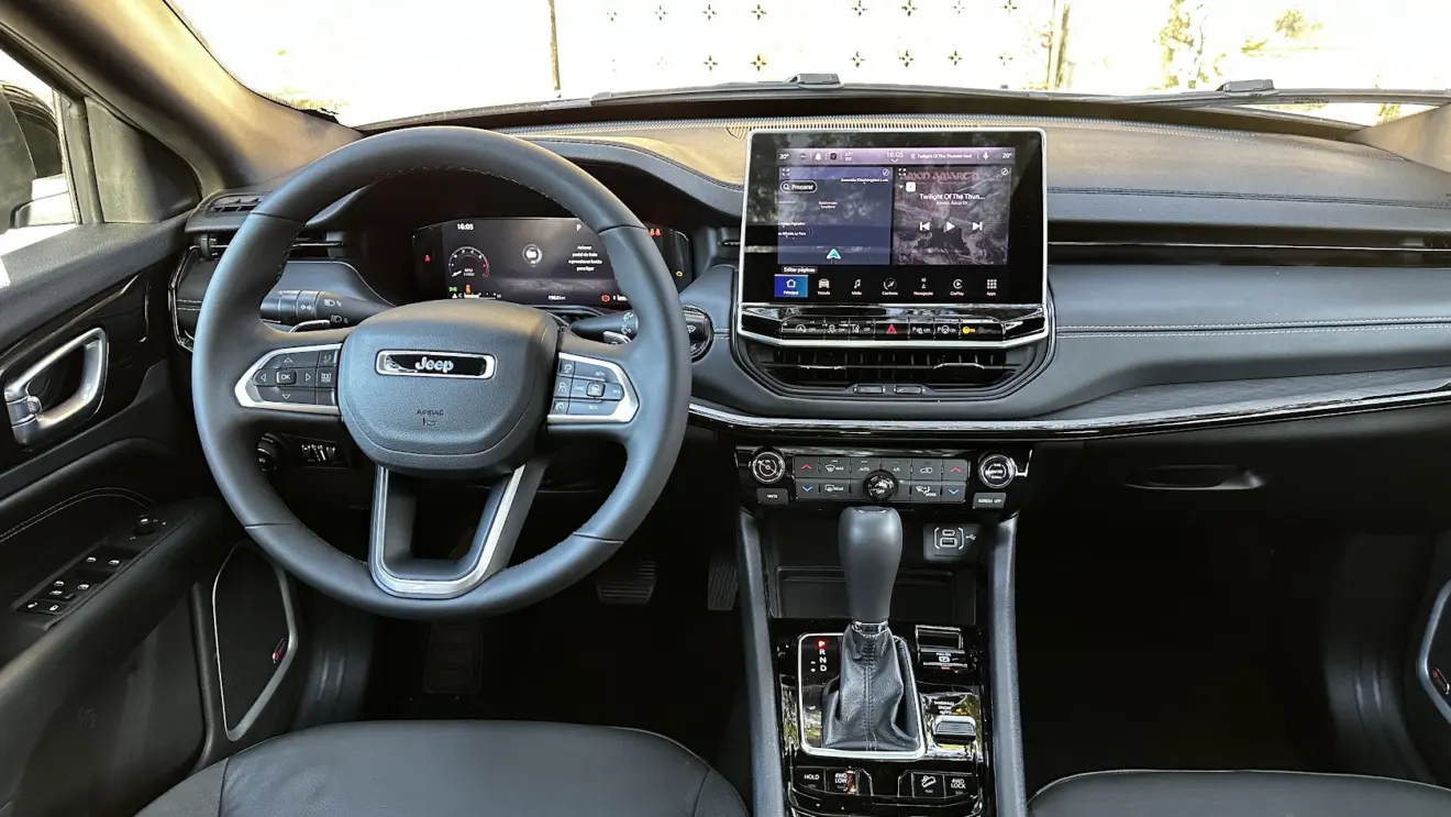 Painel do Jeep Compass Blackhawk Flex
