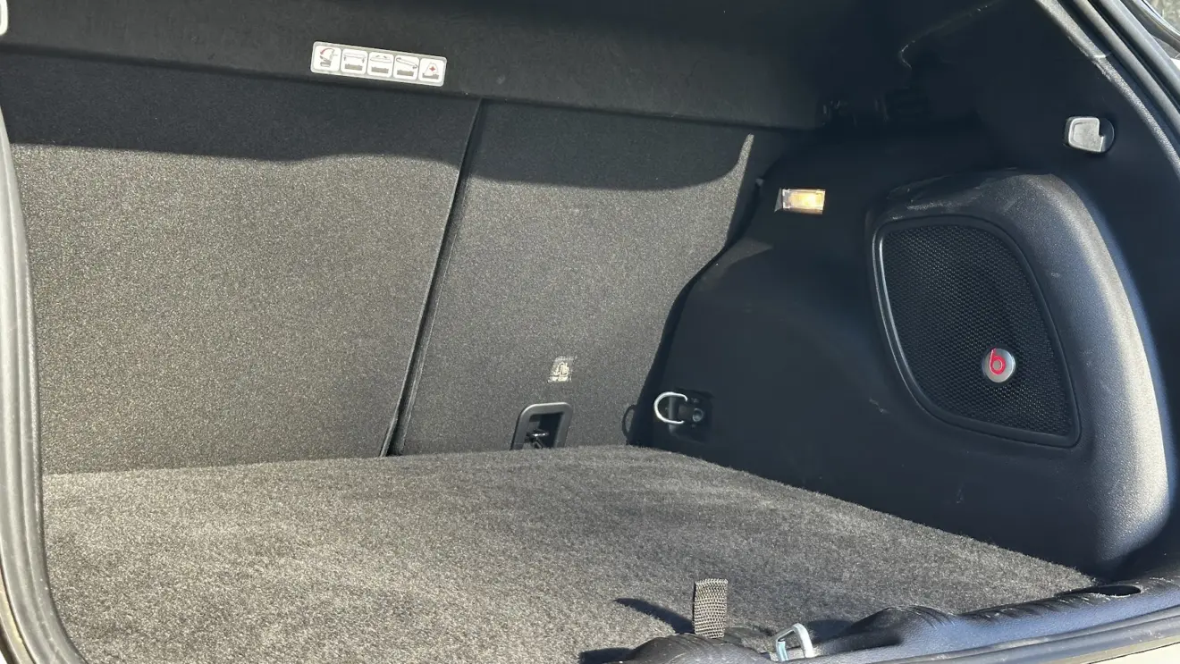 Porta-malas do Avaliação Jeep Compass Blackhawk Flex