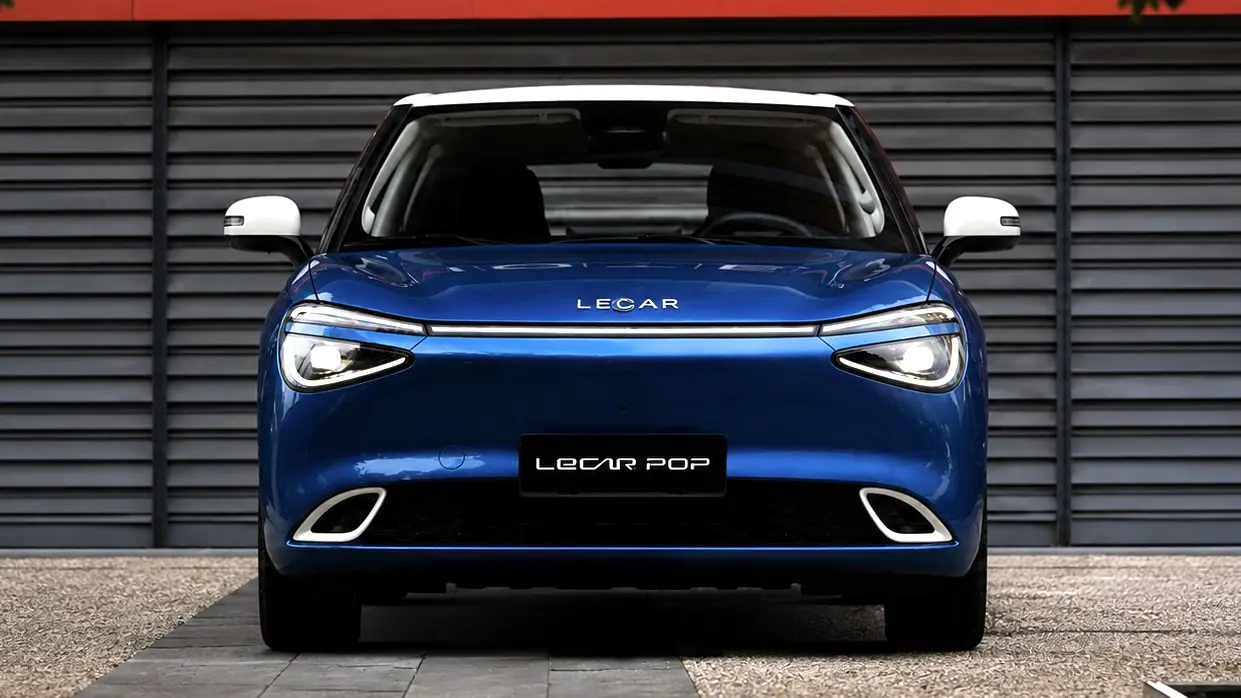 Lecar Pop projeção na cor azul de como seria o carro em parceria com Dongfeng