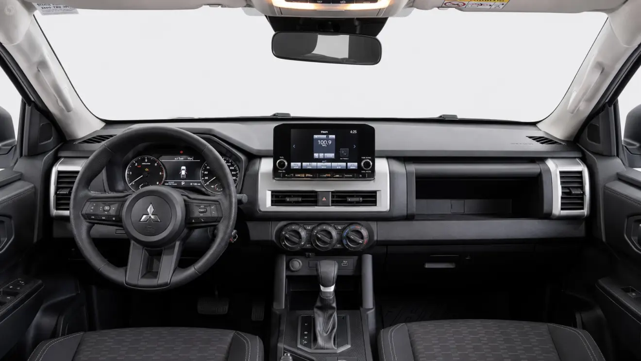 Mitsubishi Triton GLS INTERIOR