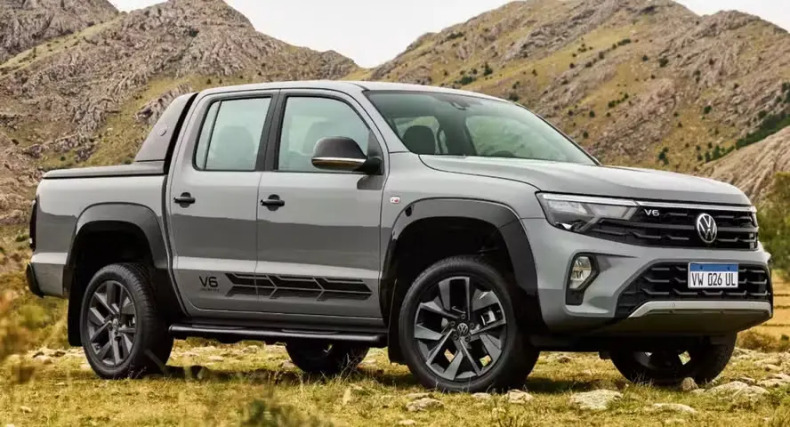 Volkswagen Amarok Unlimited cinza parada de dianteira