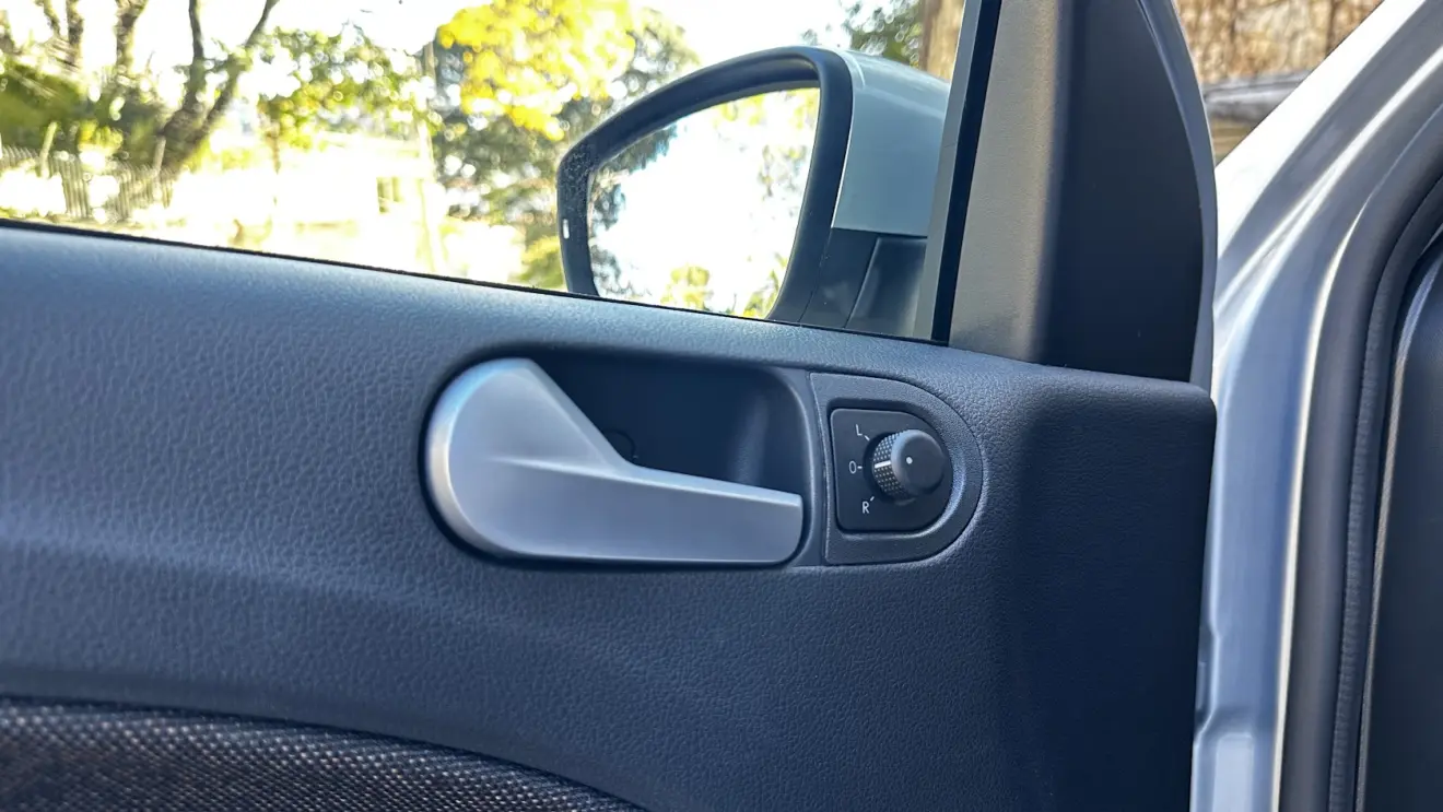 Comandos elétricos dos retrovisores da Volkswagen Saveiro Trendline CS