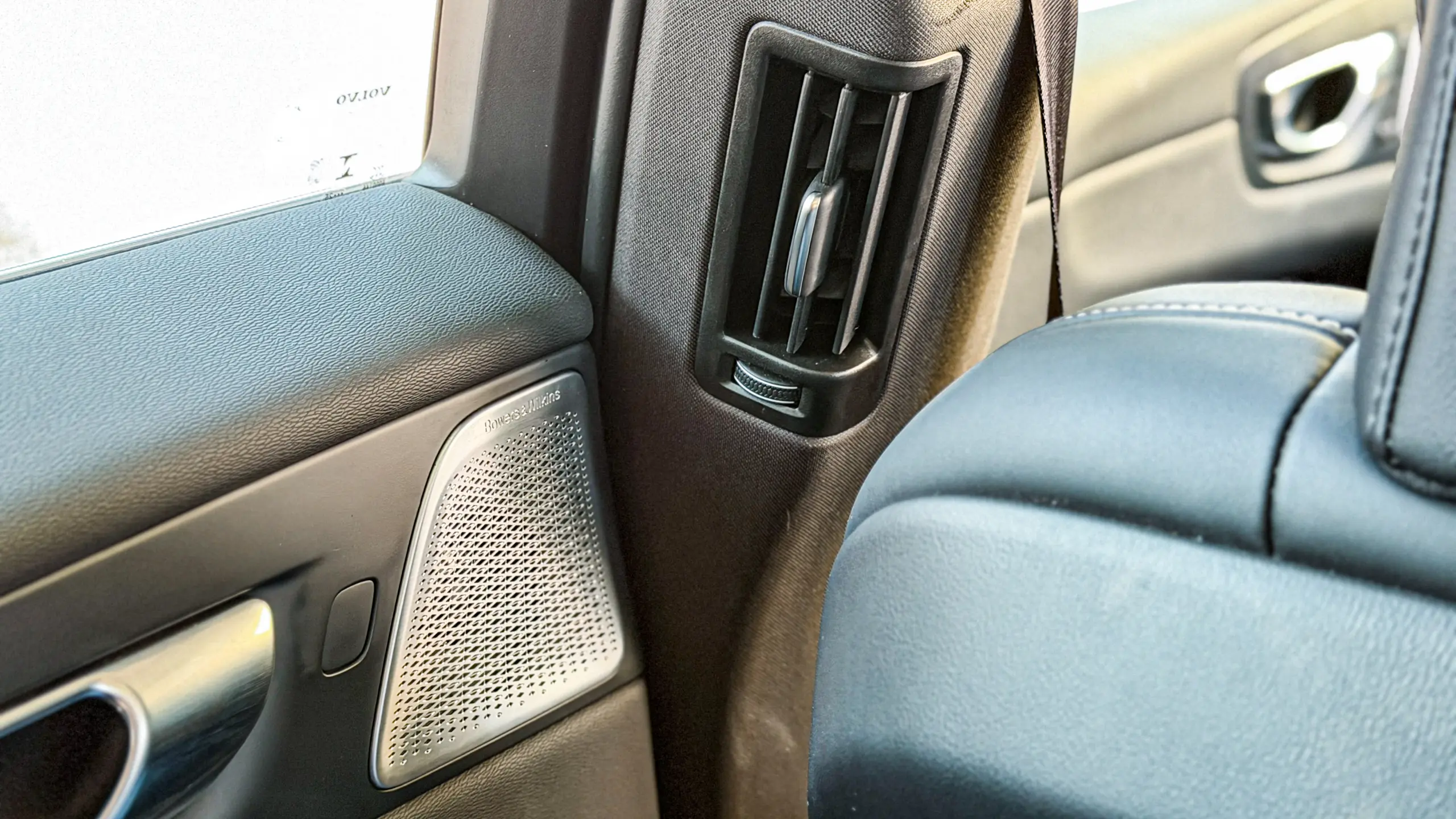 Volvo XC60 Ultra e seu interior para avaliação e teste