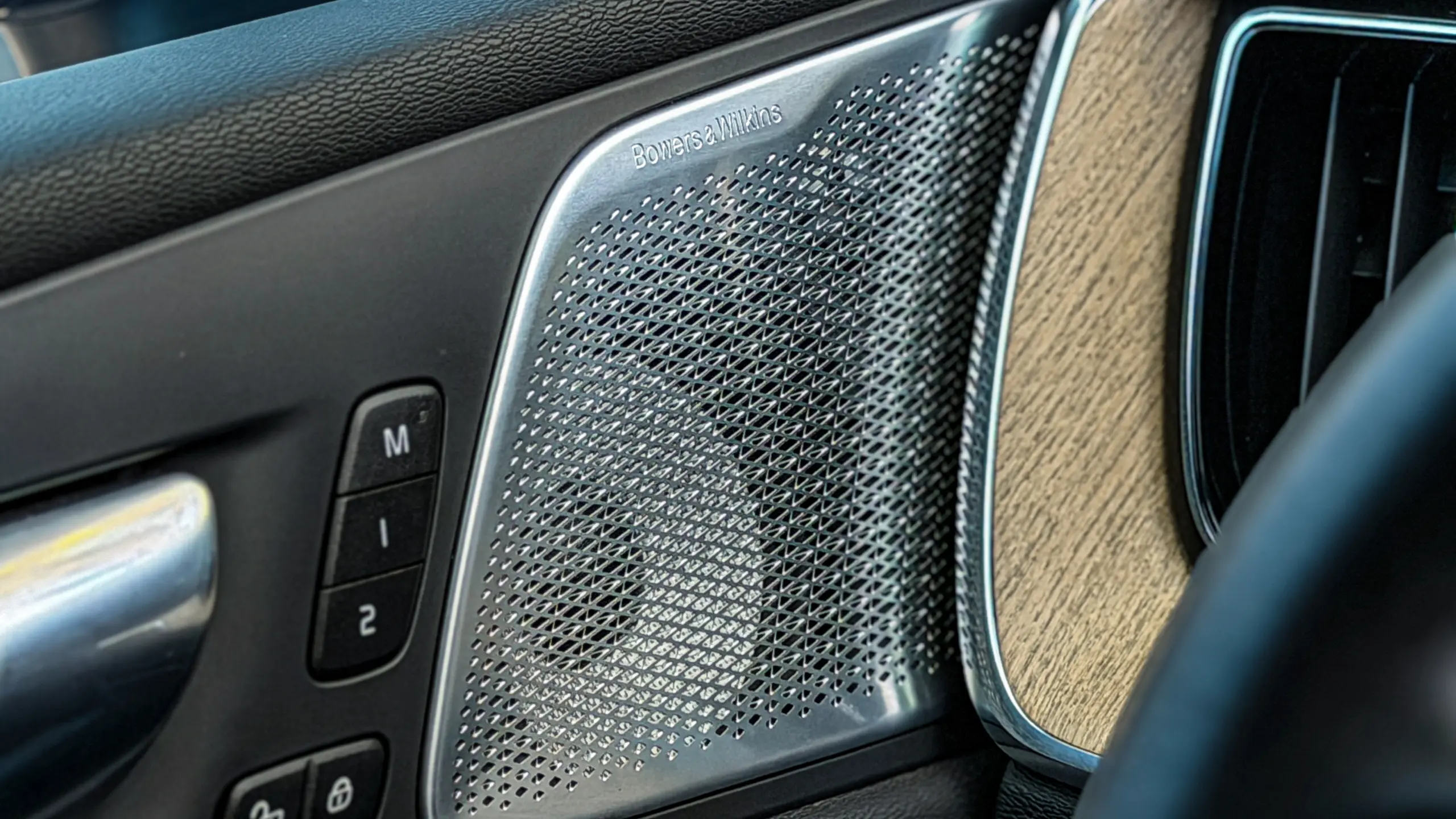 Volvo XC60 Ultra e seu interior para avaliação e teste