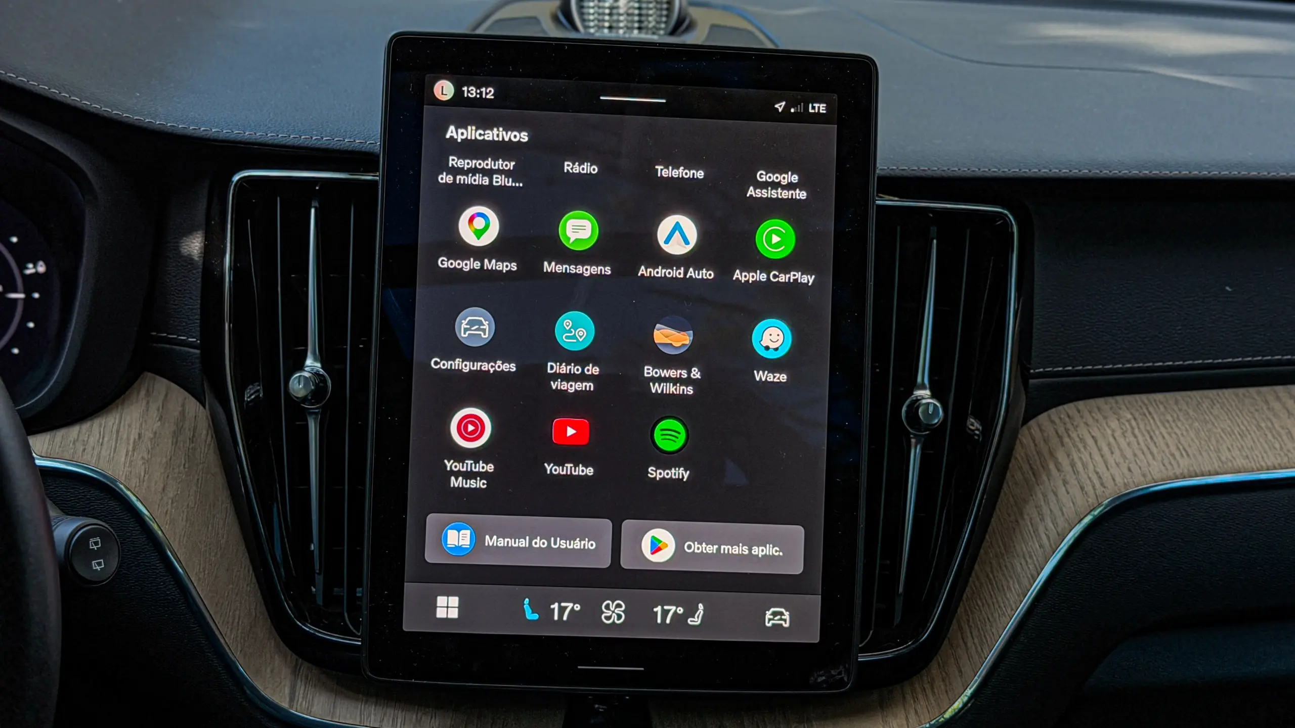 Volvo XC60 Ultra e seu interior para avaliação e teste