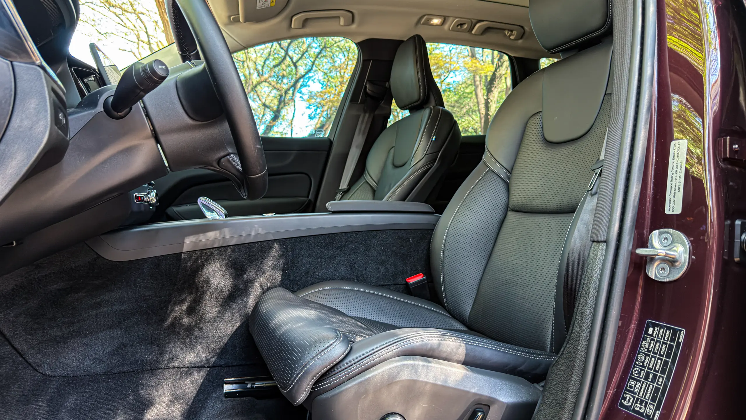Volvo XC60 Ultra e seu interior para avaliação e teste