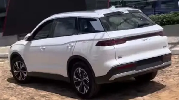 BYD Song Pro 2027 com motor flex teto solar e novo visual nas concessionárias
