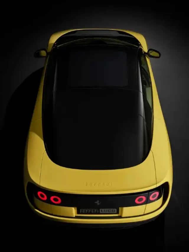 Ferrari Luce amarela com fundo escuro estático