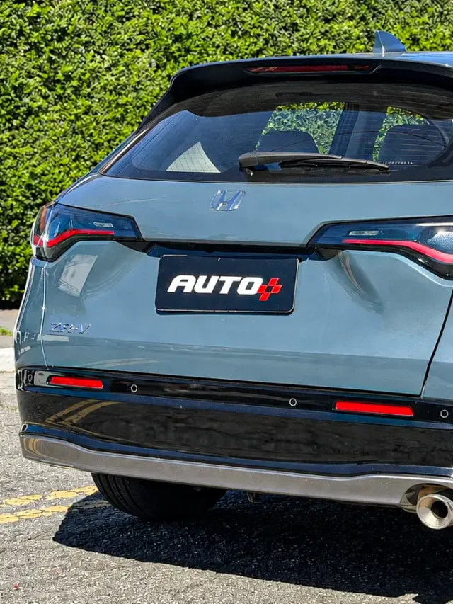 Honda ZR-V Touring estático na cor Azul Aurora Perolizado para avaliação, teste e review