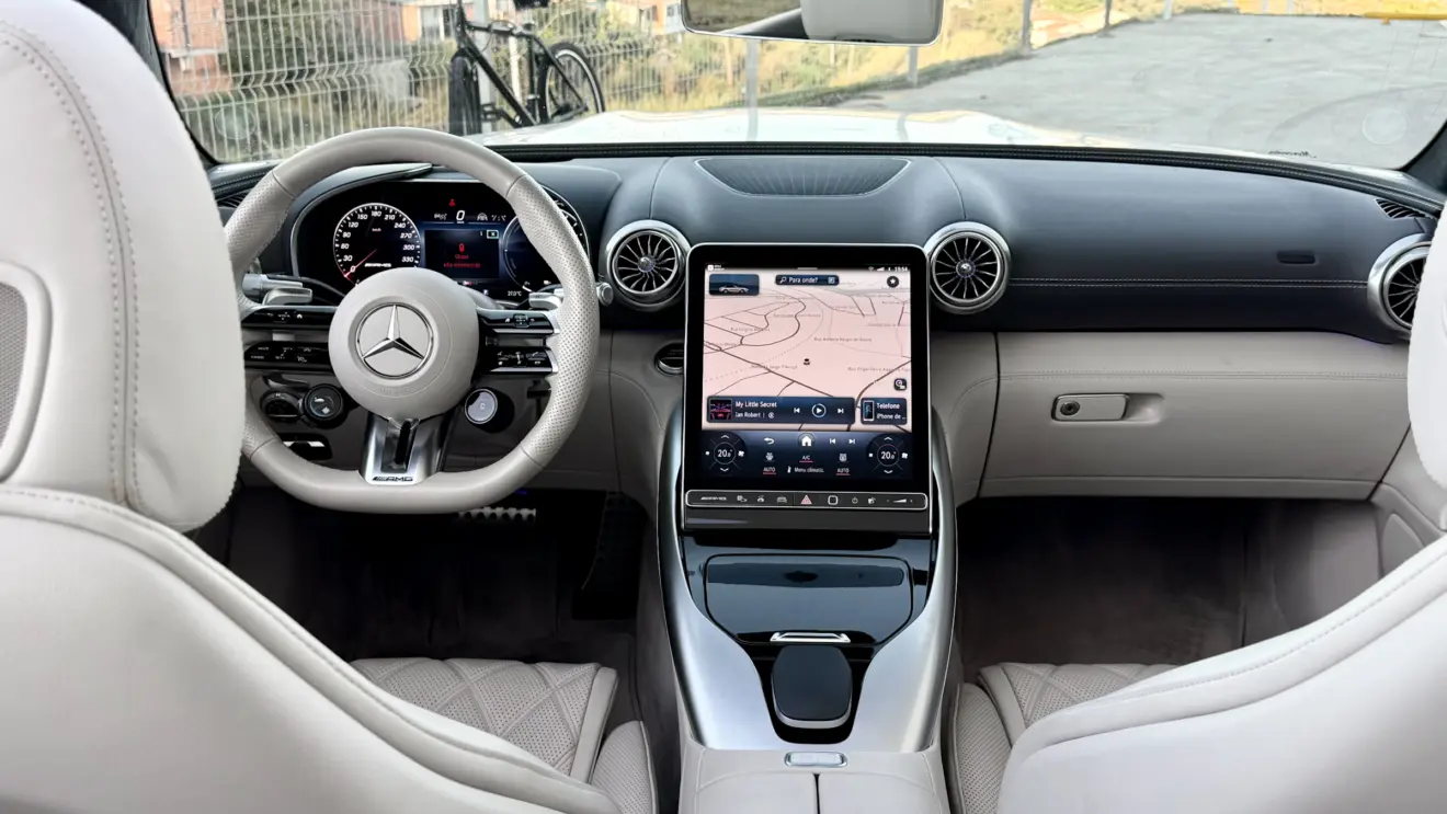 interior Mercedes-Benz SL 63 AMG [Auto+ / João Brigato]