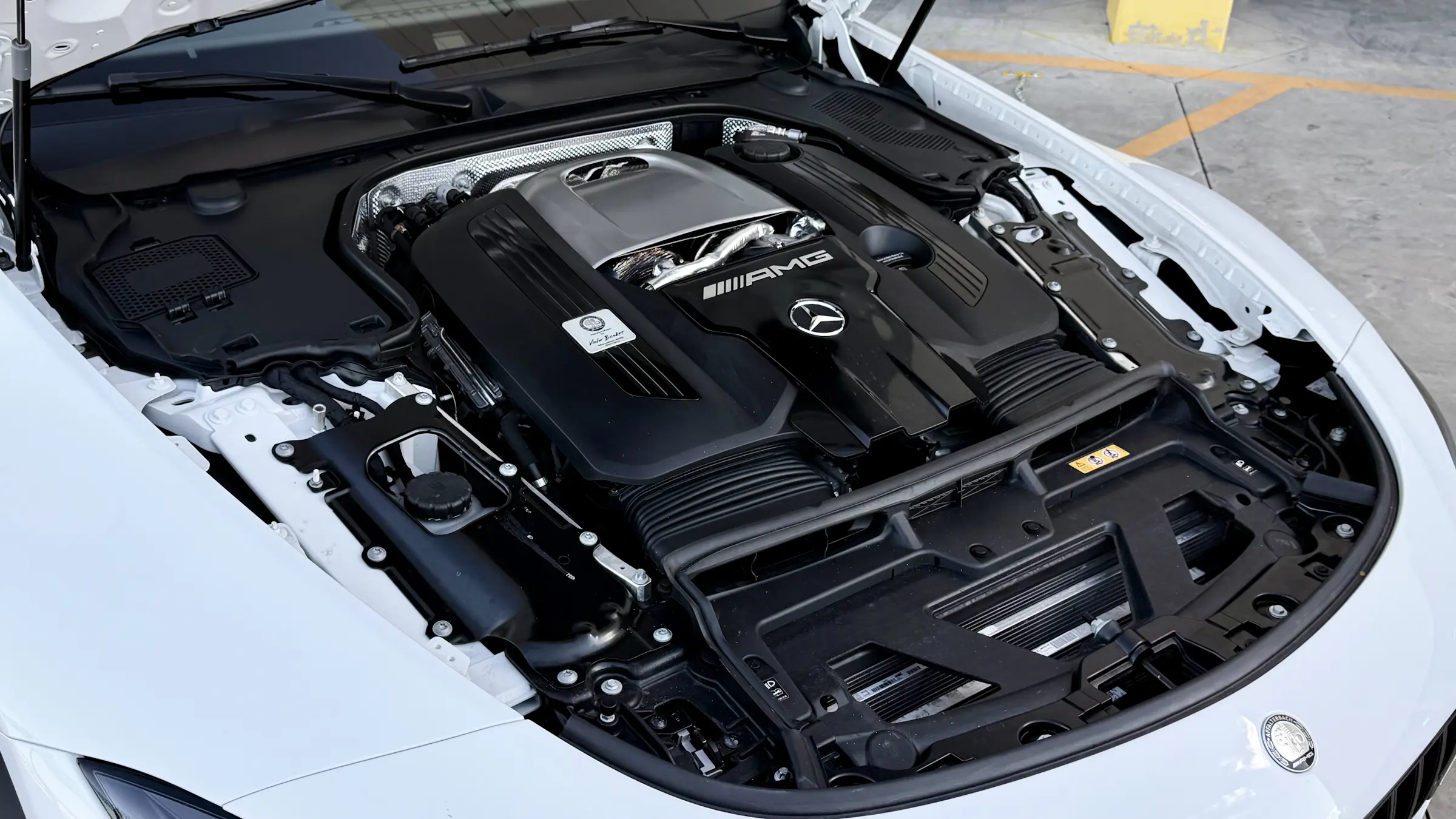 Mercedes SL 63 AMG é um lorde com o demônio no ombro | Avaliação