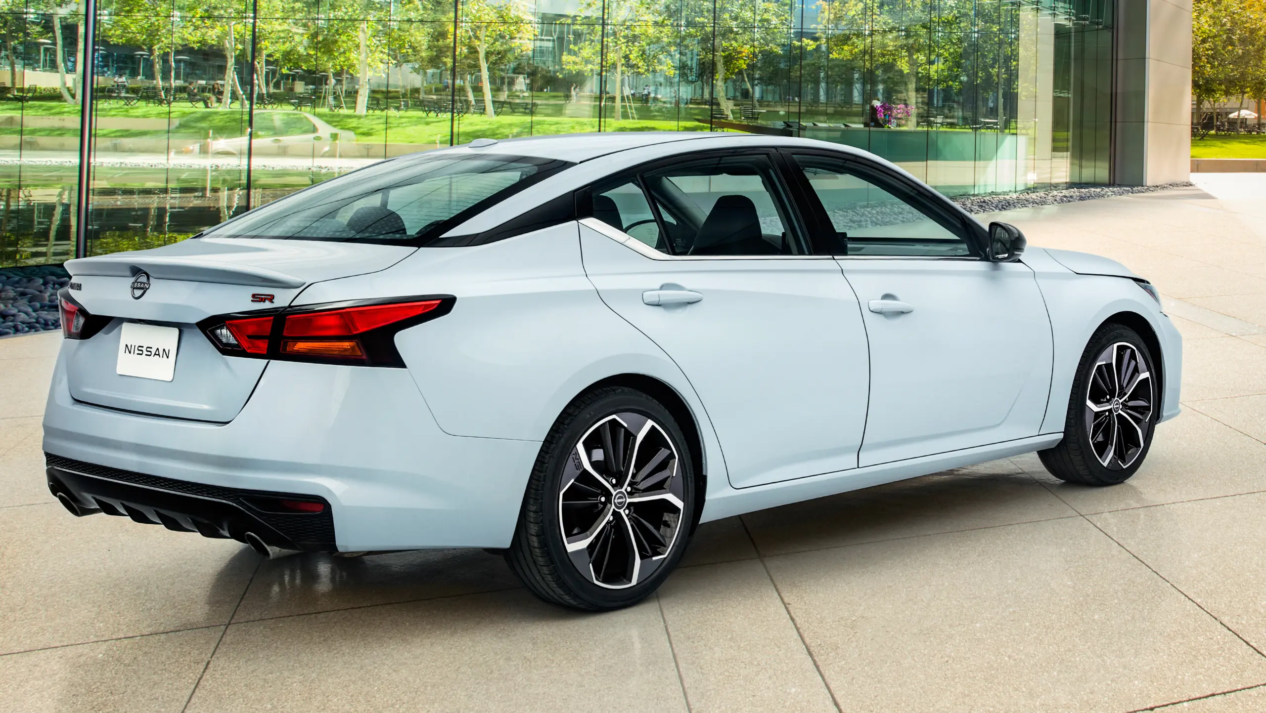 Depois do Sentra, Nissan vai matar mais um sedan e um clone da Mitsubishi