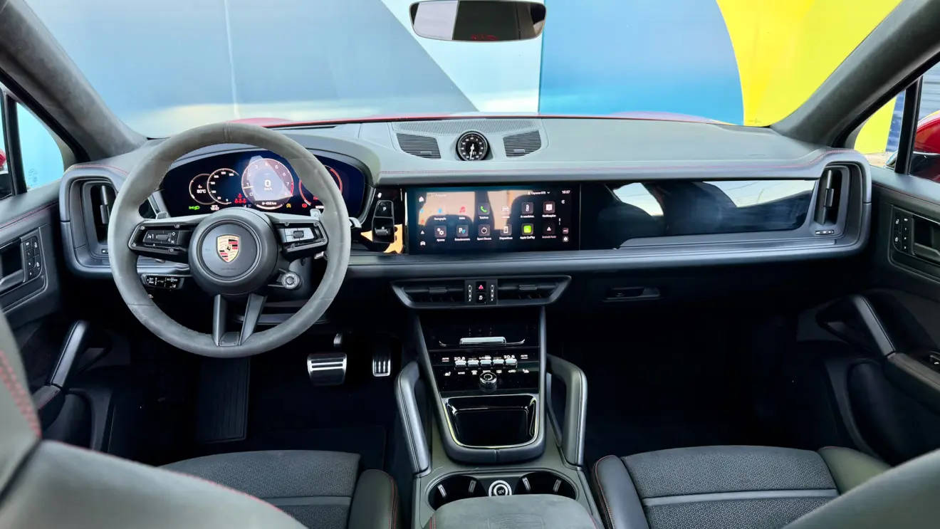 interior Porsche Cayenne GTS Coupé [Auto+ / João Brigato]