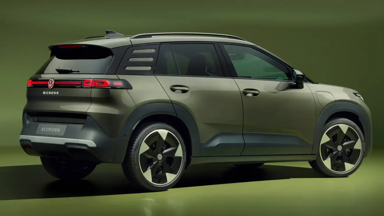 Volkswagen ID.Cross t-cross elétrico verde de traseira