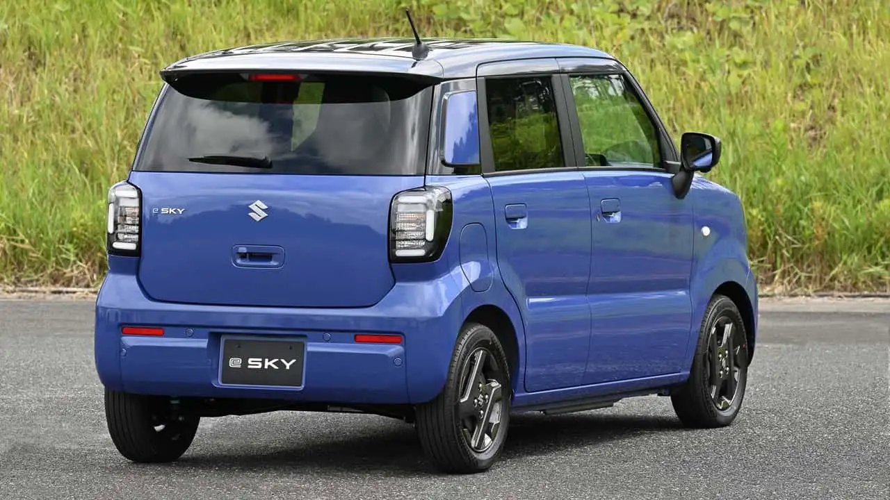 Mini carro elétrico da Suzuki roda até 310 km de poderia vir ao Brasil