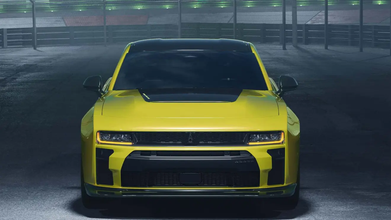 Dodge Charger Super Bee amarelo na linha 2027 estático