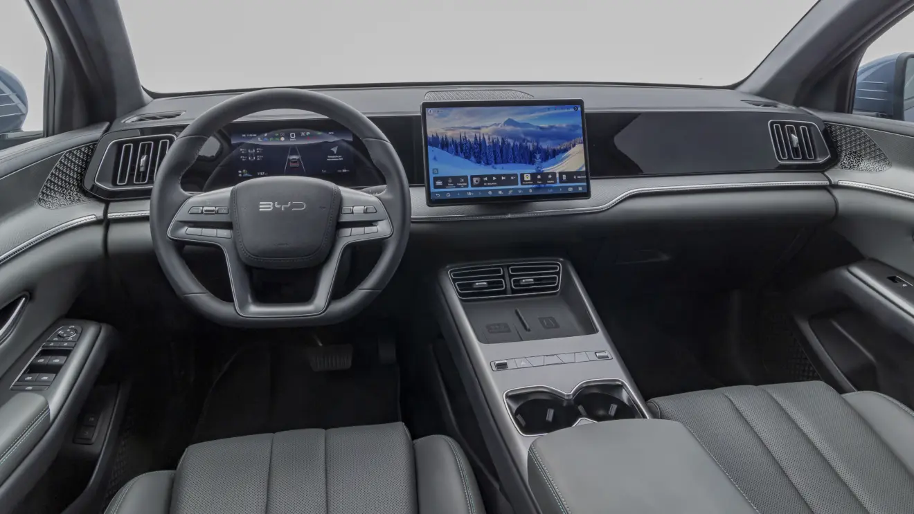 interior preto BYD Song Pro 2027 [divulgação]