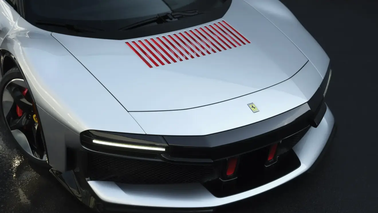 Ferrari CZ26 feita por uma encomenda de um único comprador insiprada na SF90 Stradale