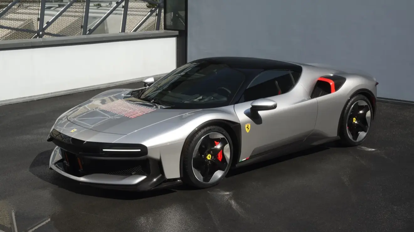 Ferrari CZ26 feita por uma encomenda de um único comprador insiprada na SF90 Stradale