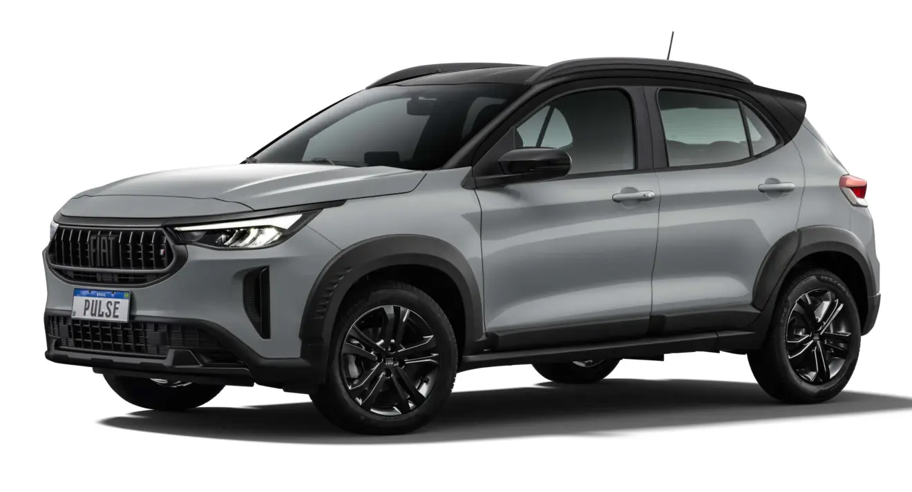 Fiat Pulse BlackMotion cinza parado de lateral em fundo neutro