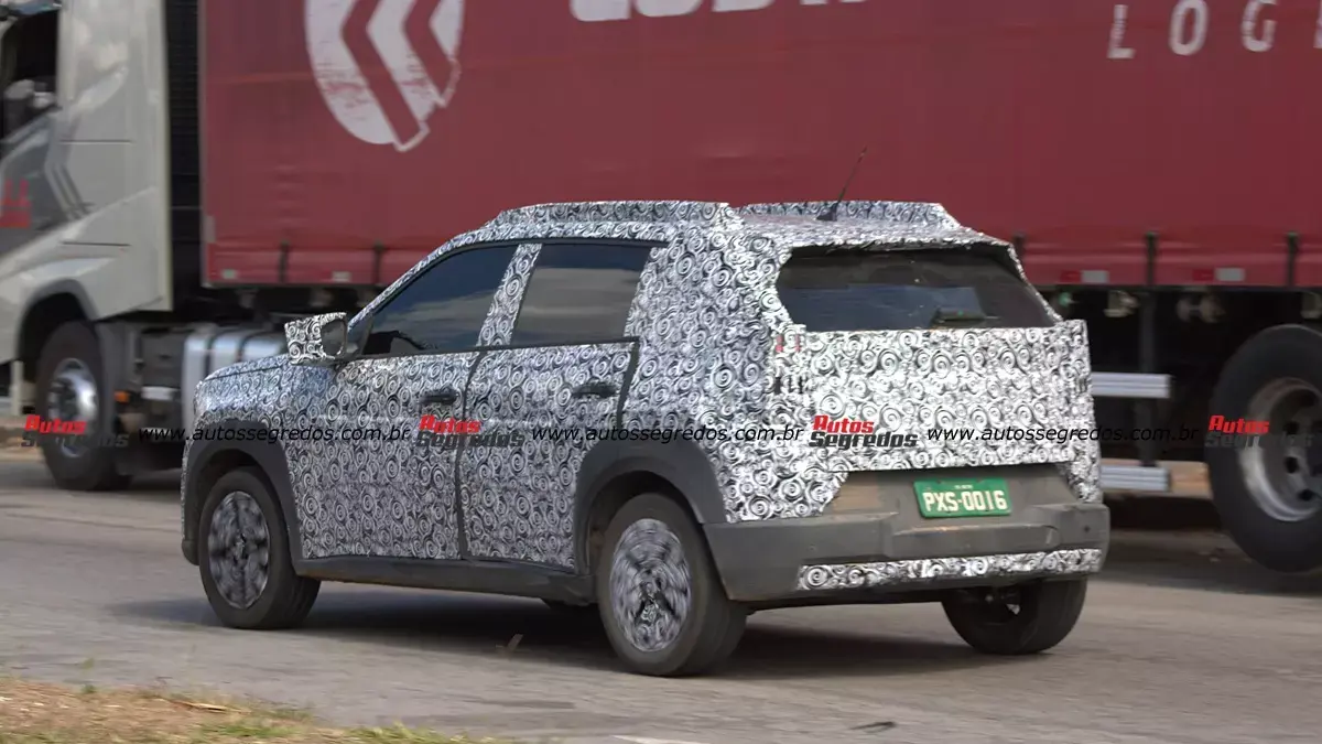 Fiat Argo X 2027 em uma das versões de entrada em teste